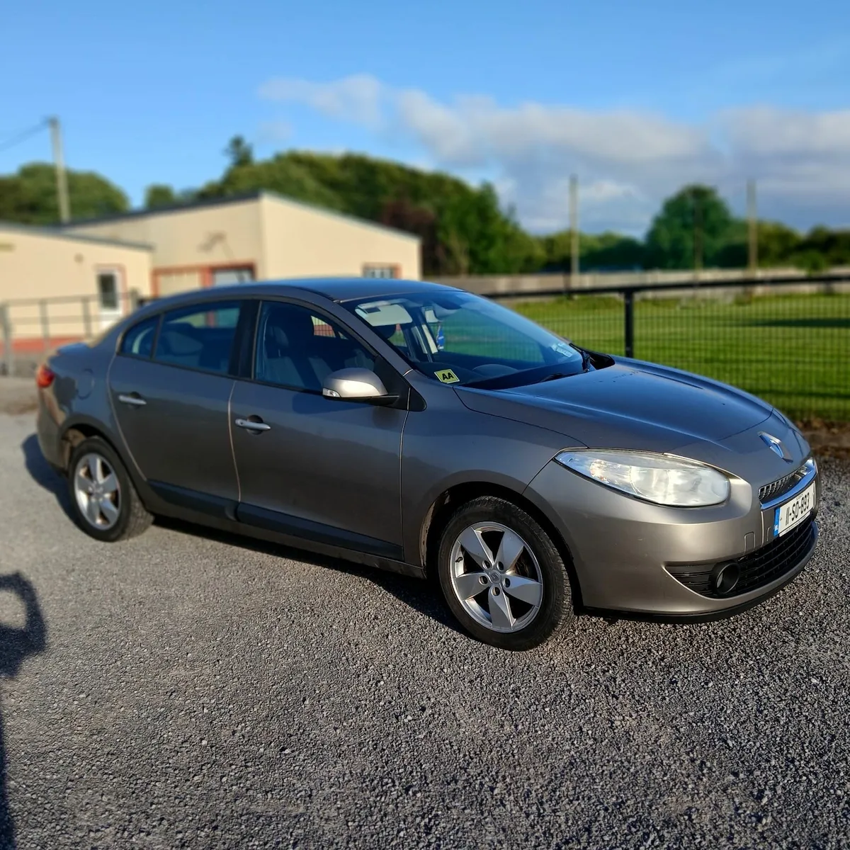 Renault Fluence 2011  ( Tax And New Test today.) - Image 1