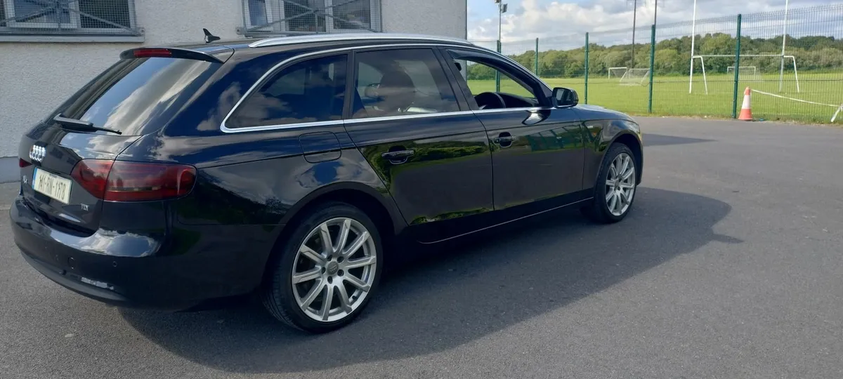 Audi A4 2014 automatic - Image 4