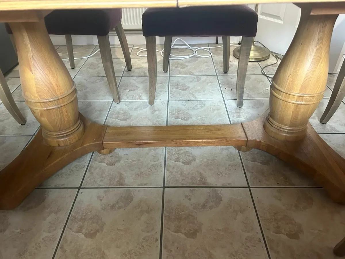 Oak dining table and 6 chairs - Image 2