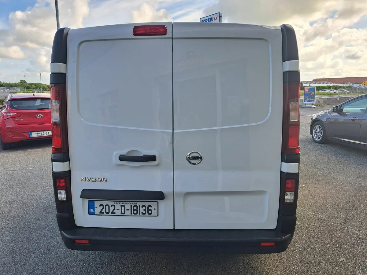 Nissan NV300 2020 Only 89 k Km New CVR 23 % Vat in - Image 4