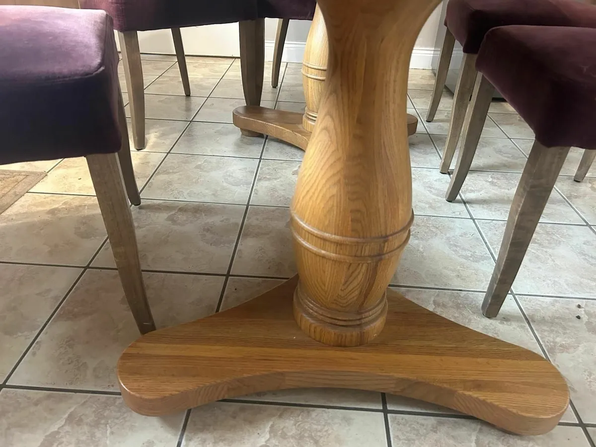 Oak dining table and 6 chairs - Image 3