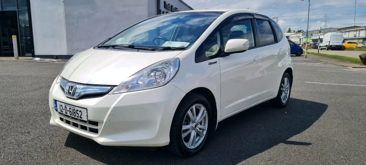 Honda fit hybrid 1.3 petrol automatic - Image 1