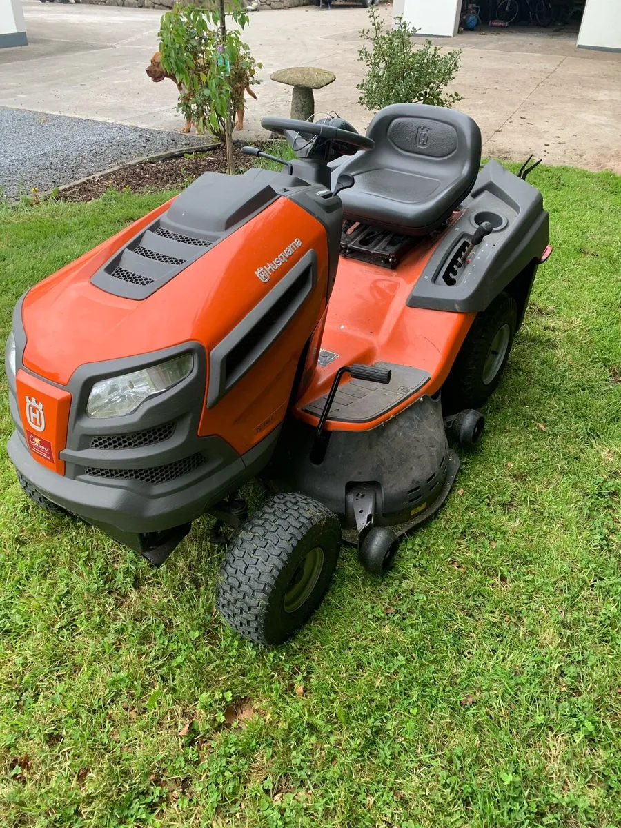Ride on lawnmower - Image 2