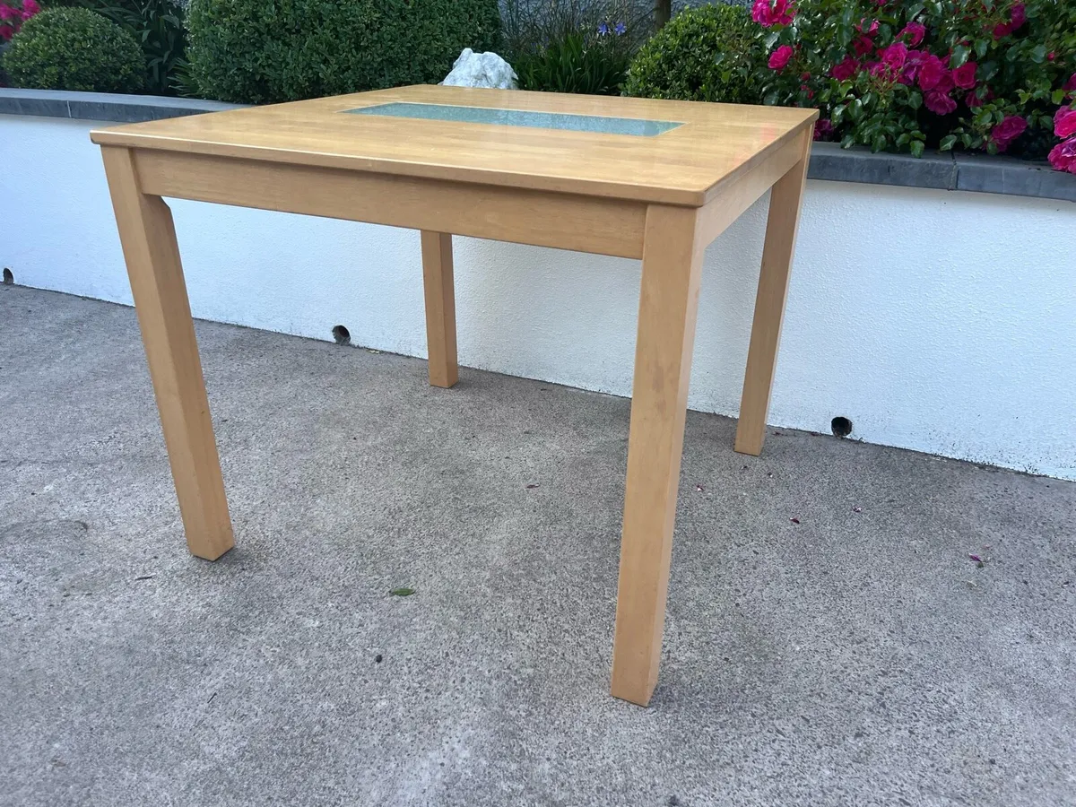 Oak dining table - Image 1