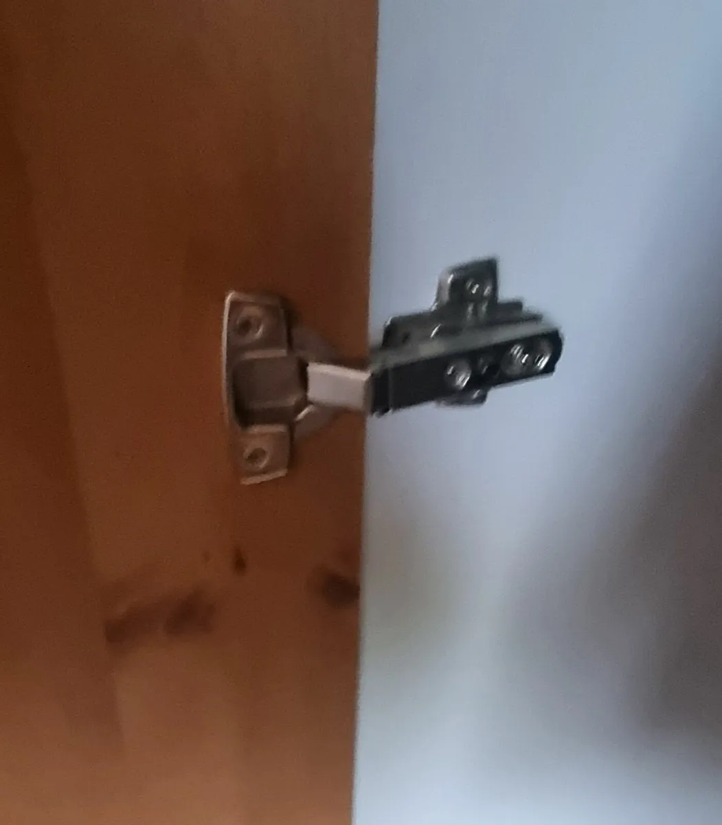 Waldrobe doors for fitted bedroom unit. - Image 2