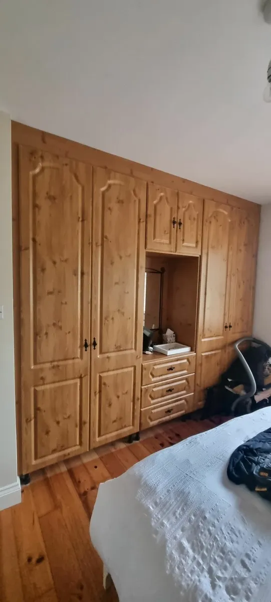 Waldrobe doors for fitted bedroom unit. - Image 3