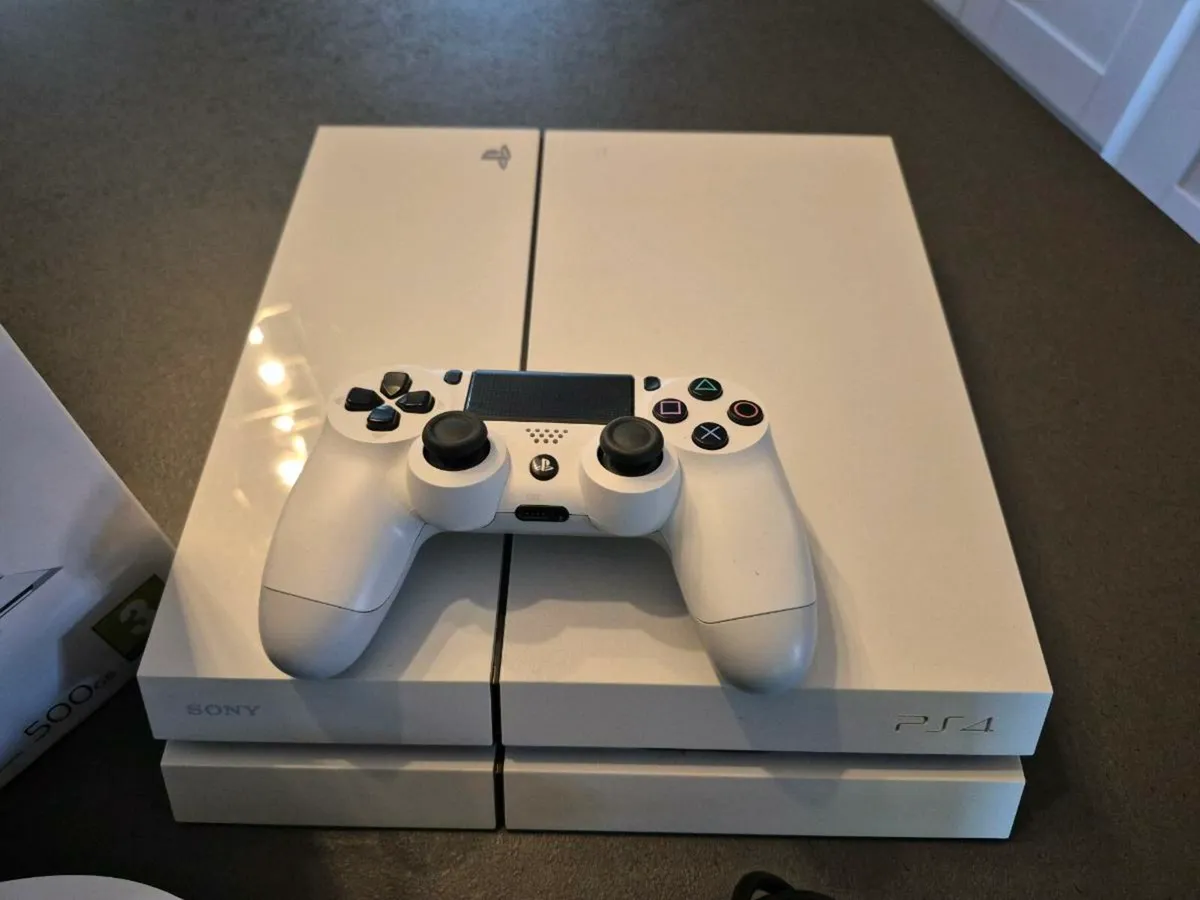 PlayStation 4 + VR + Games . Bundle - Image 2