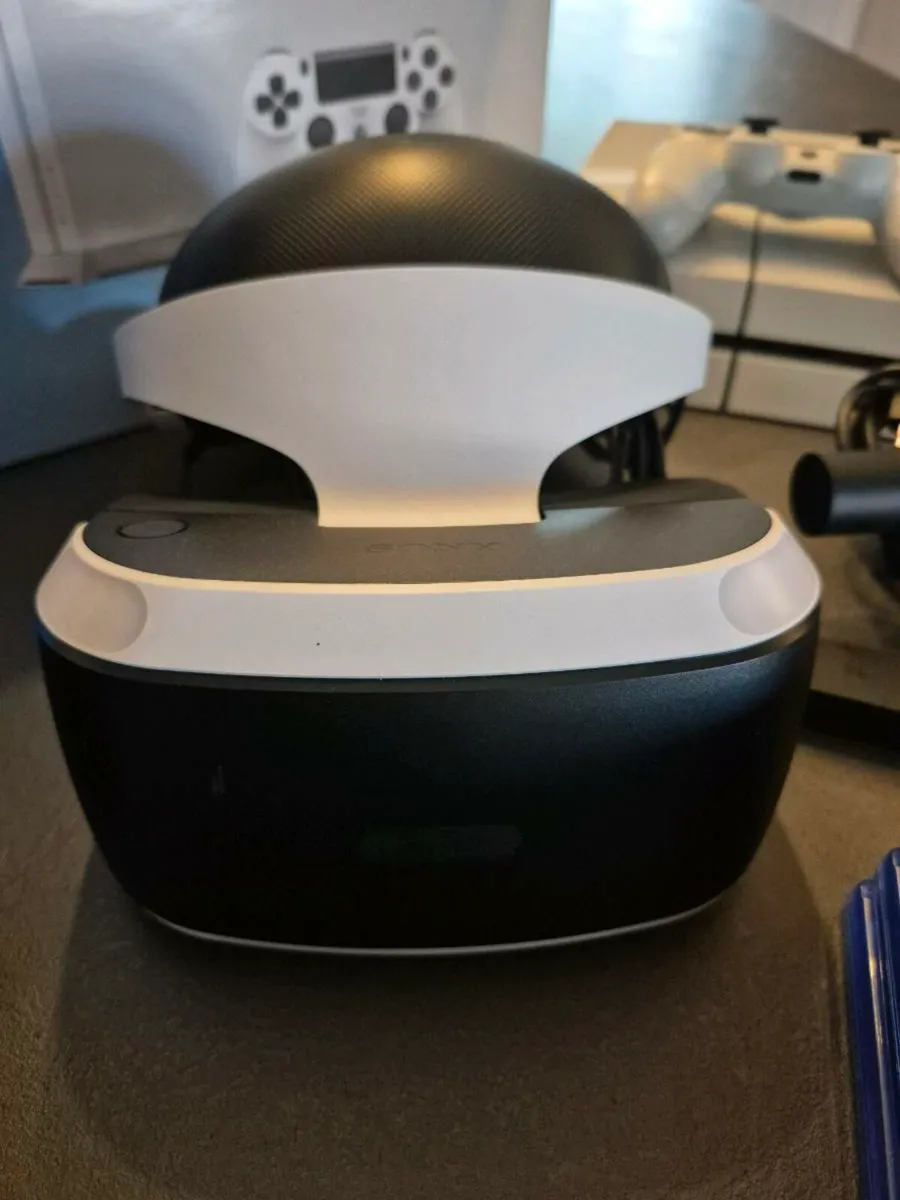 PlayStation 4 + VR + Games . Bundle - Image 3