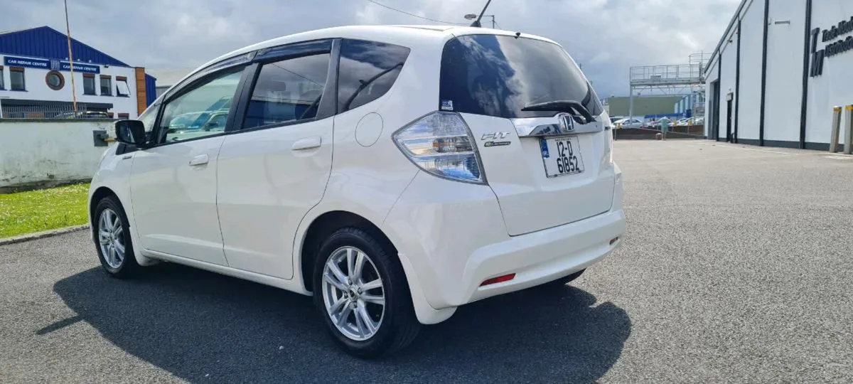 Honda fit hybrid 1.3 petrol automatic - Image 2