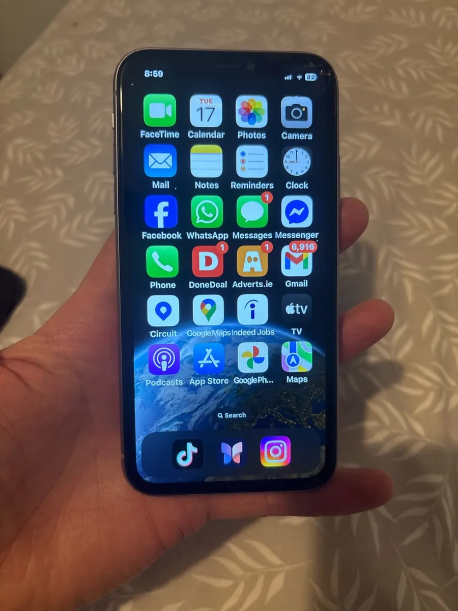 iPhone 11 purple sim free 64GB battery 85% - Image 2