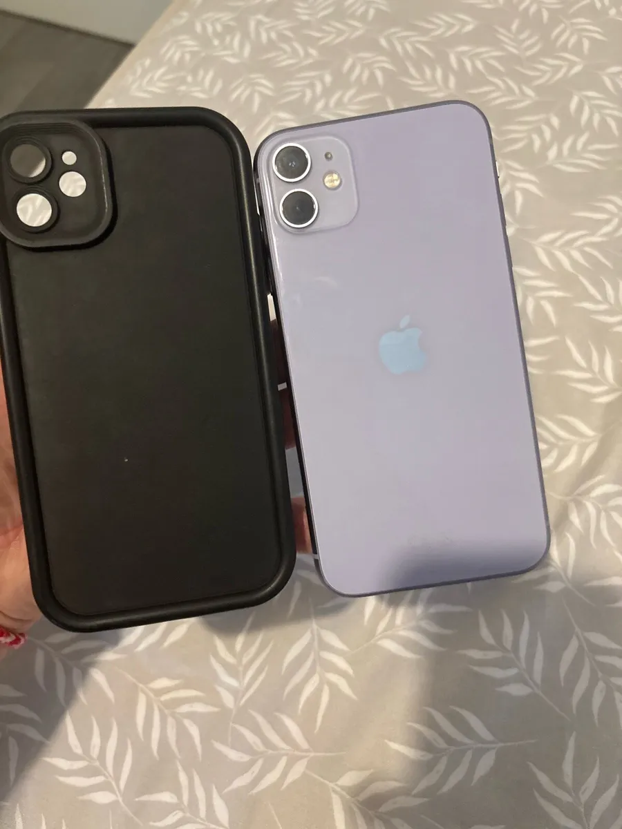 iPhone 11 purple sim free 64GB battery 85% - Image 3