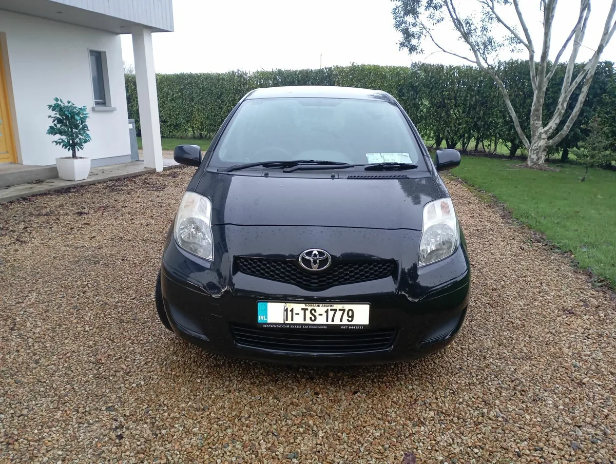 Toyota Yaris 2011 - Image 1