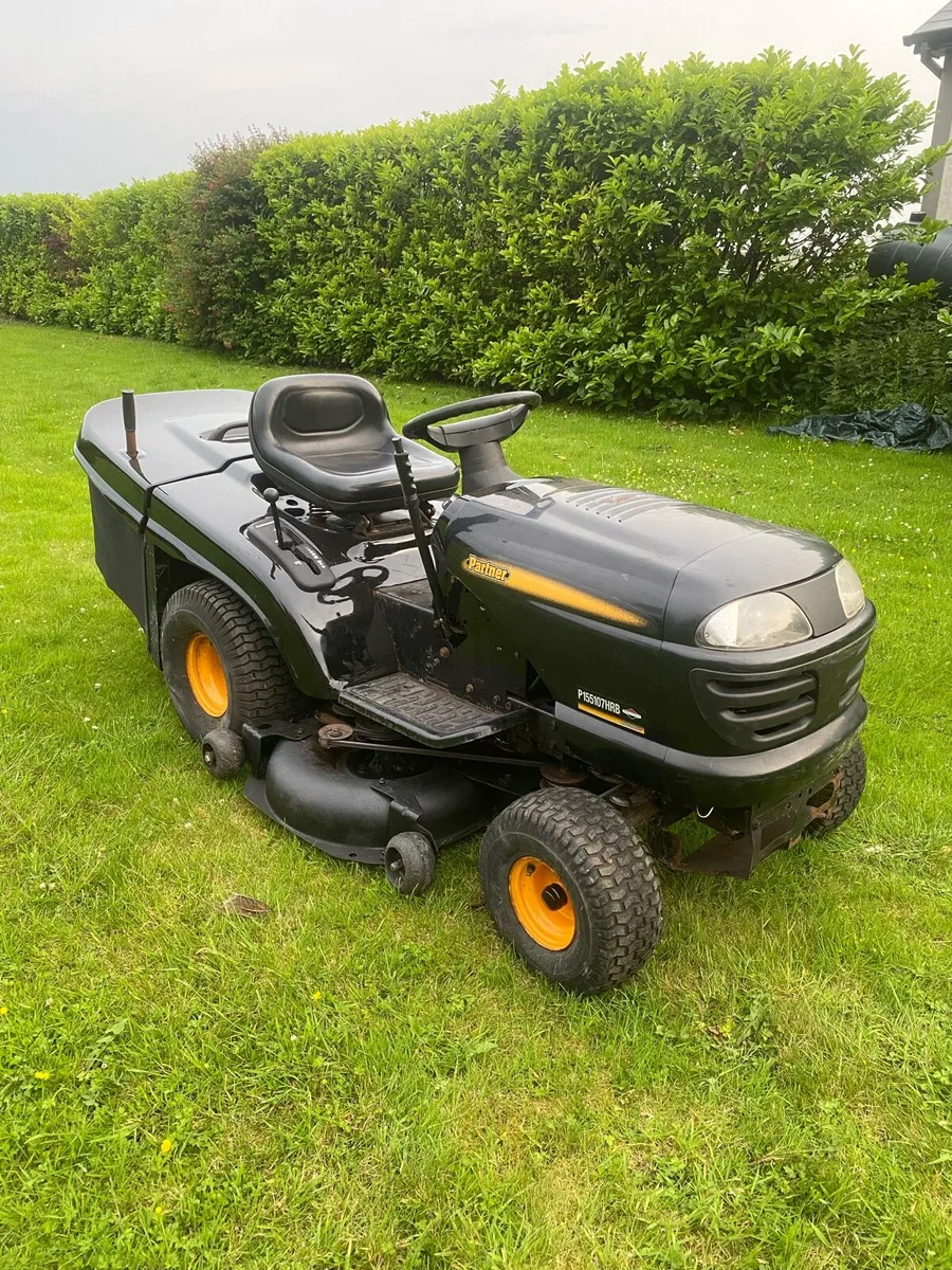 Partner ride on lawnmower - Image 1