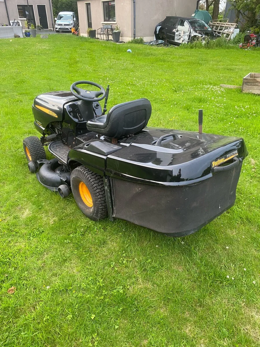 Partner ride on lawnmower - Image 2