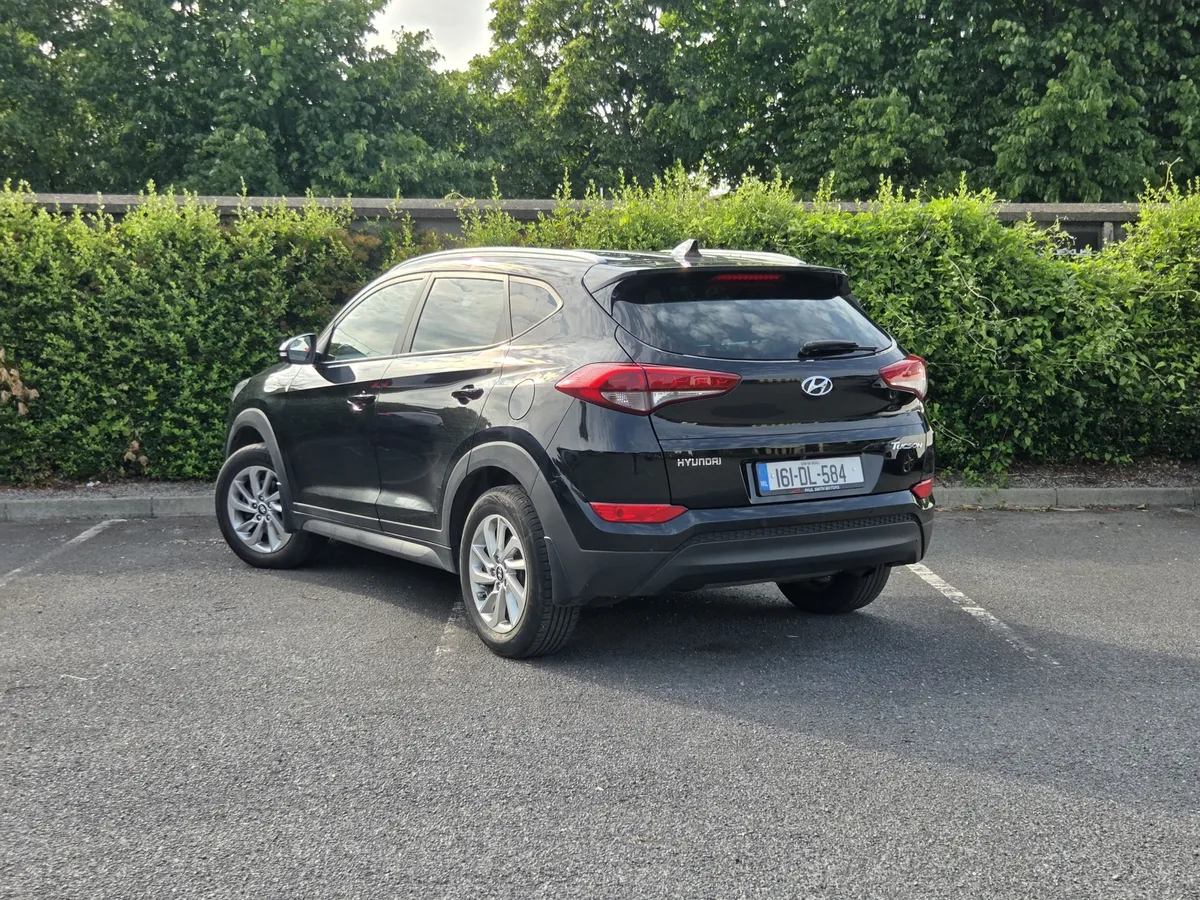 Hyundai Tuscan - Image 3