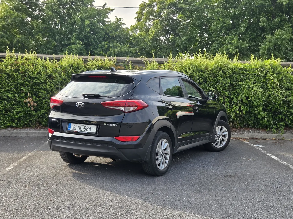 Hyundai Tuscan - Image 4