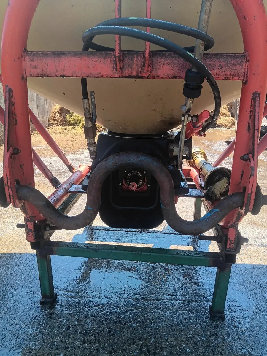 Abbey PA700 Fertiliser Spreader - Image 2