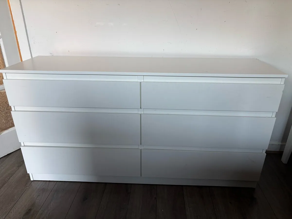 White chest of drawers- can deliver