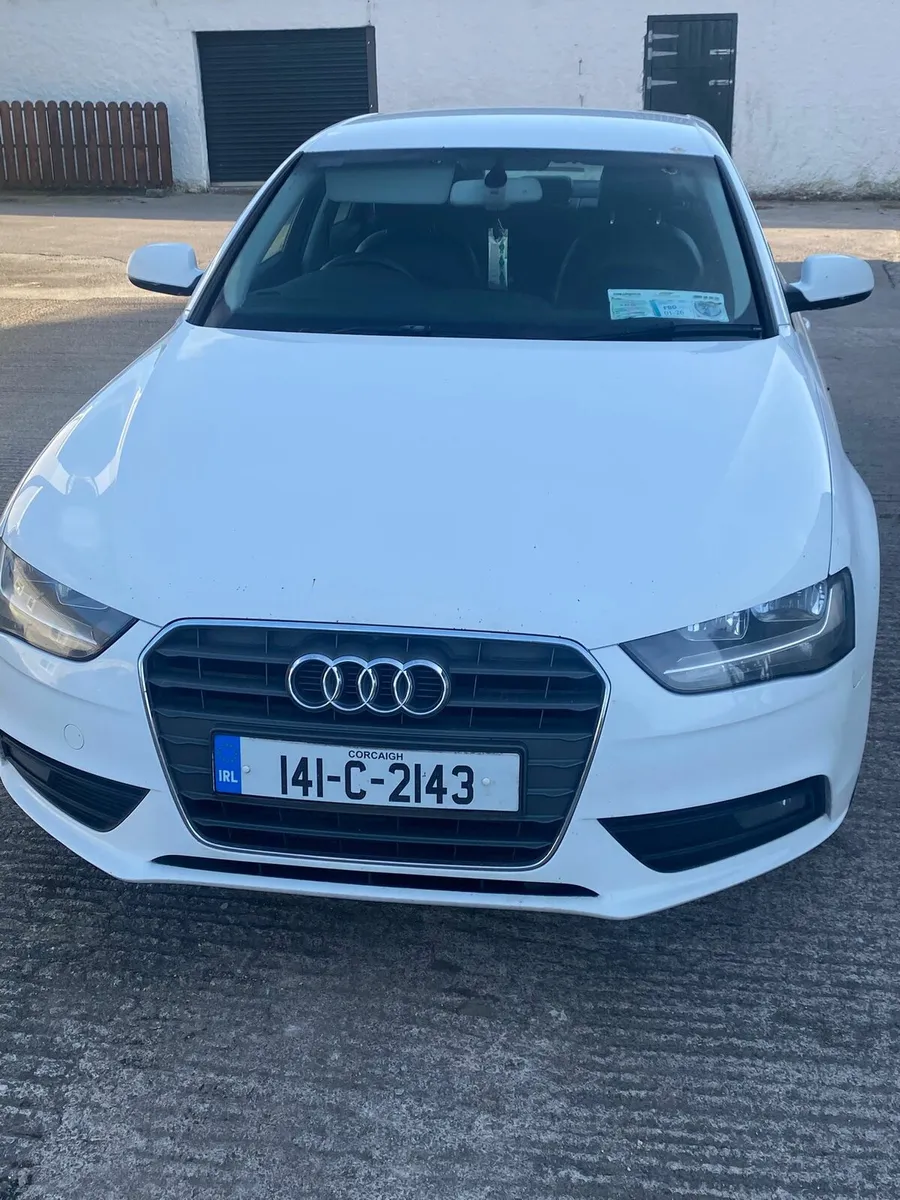 Audi A4 tdi 2014 SE - Image 1