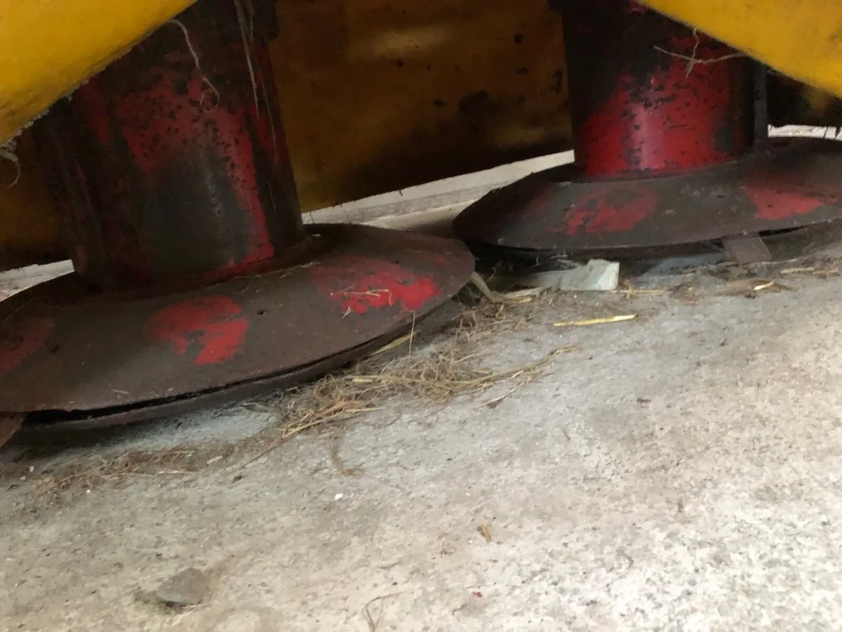 ZTR 165 rotary mower and pz haybob - Image 2