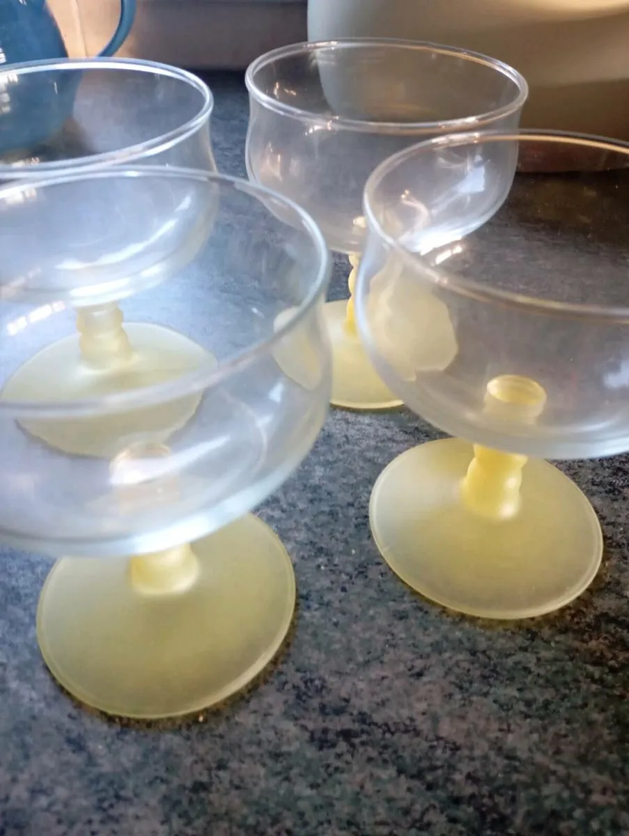 4 vintage Dessert Dishes - Image 1