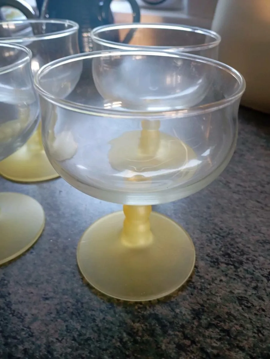 4 vintage Dessert Dishes - Image 2