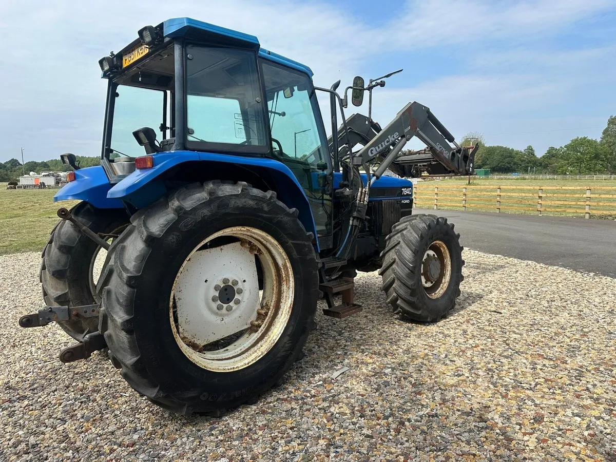 New Holland 7840 Tractor - Image 4