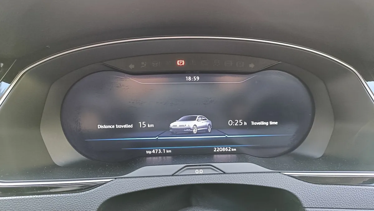 Volkswagen Passat 2016 - Image 2