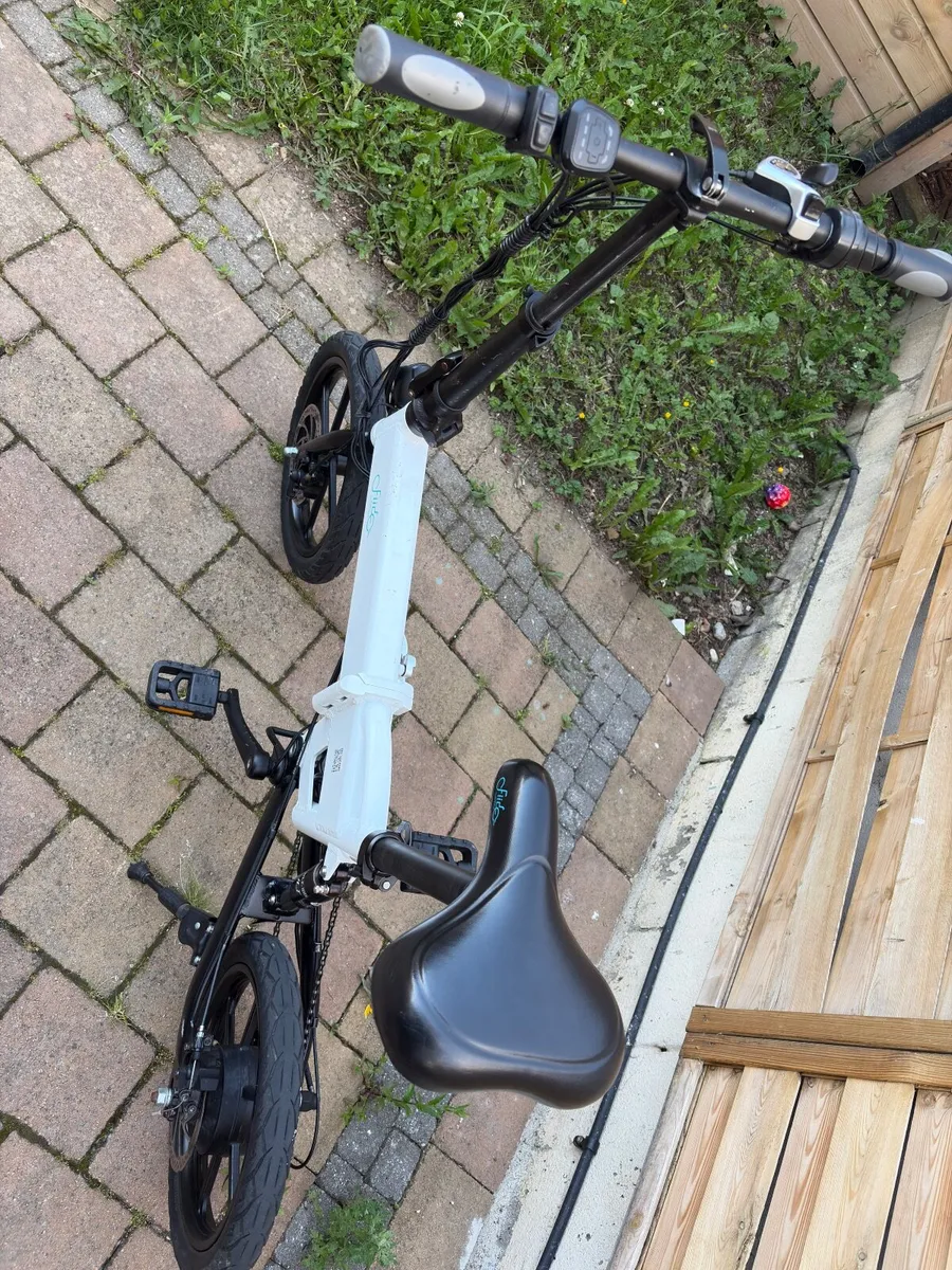 Fiido D2S Electric bike - Image 3