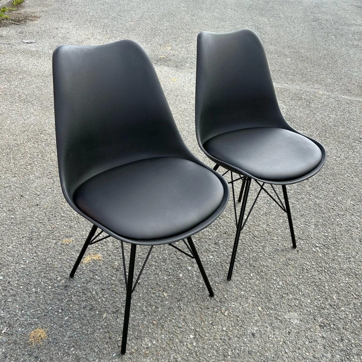 Black Round Table & 2 Chairs only - Image 3