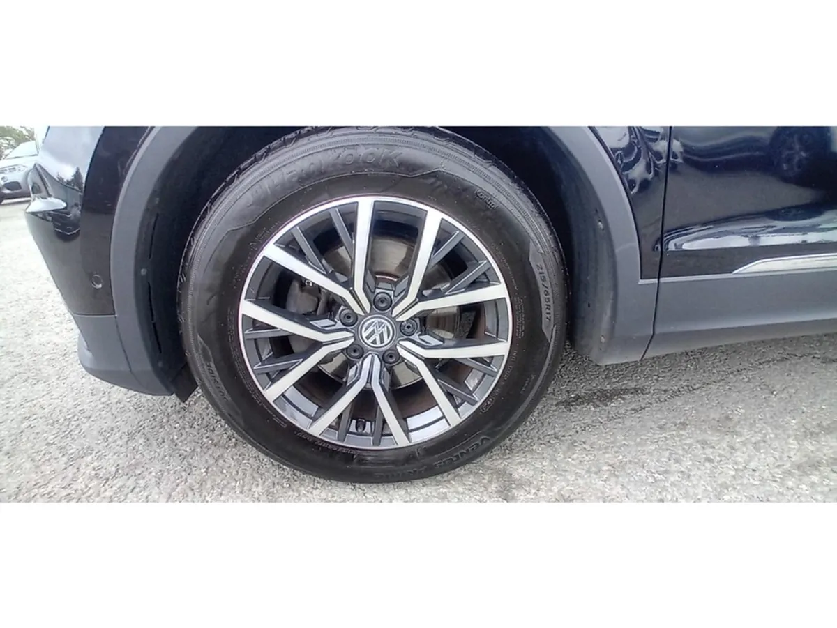 Volkswagen Tiguan Panoramic Roof 2.0 TDI Manual 6 - Image 4