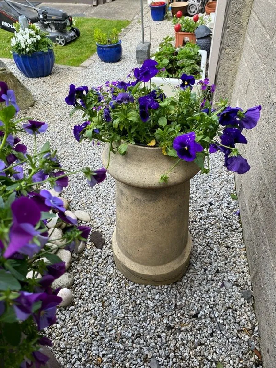 3 chimney pots - Image 1