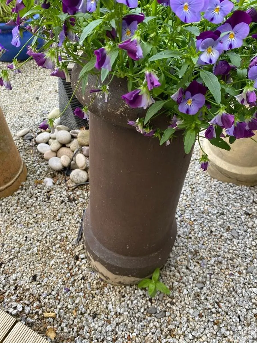 3 chimney pots - Image 2