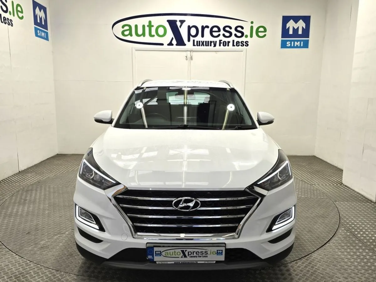 Hyundai Tucson Low Miles 1.6 Crdi 115BHP Nav  Rev - Image 3