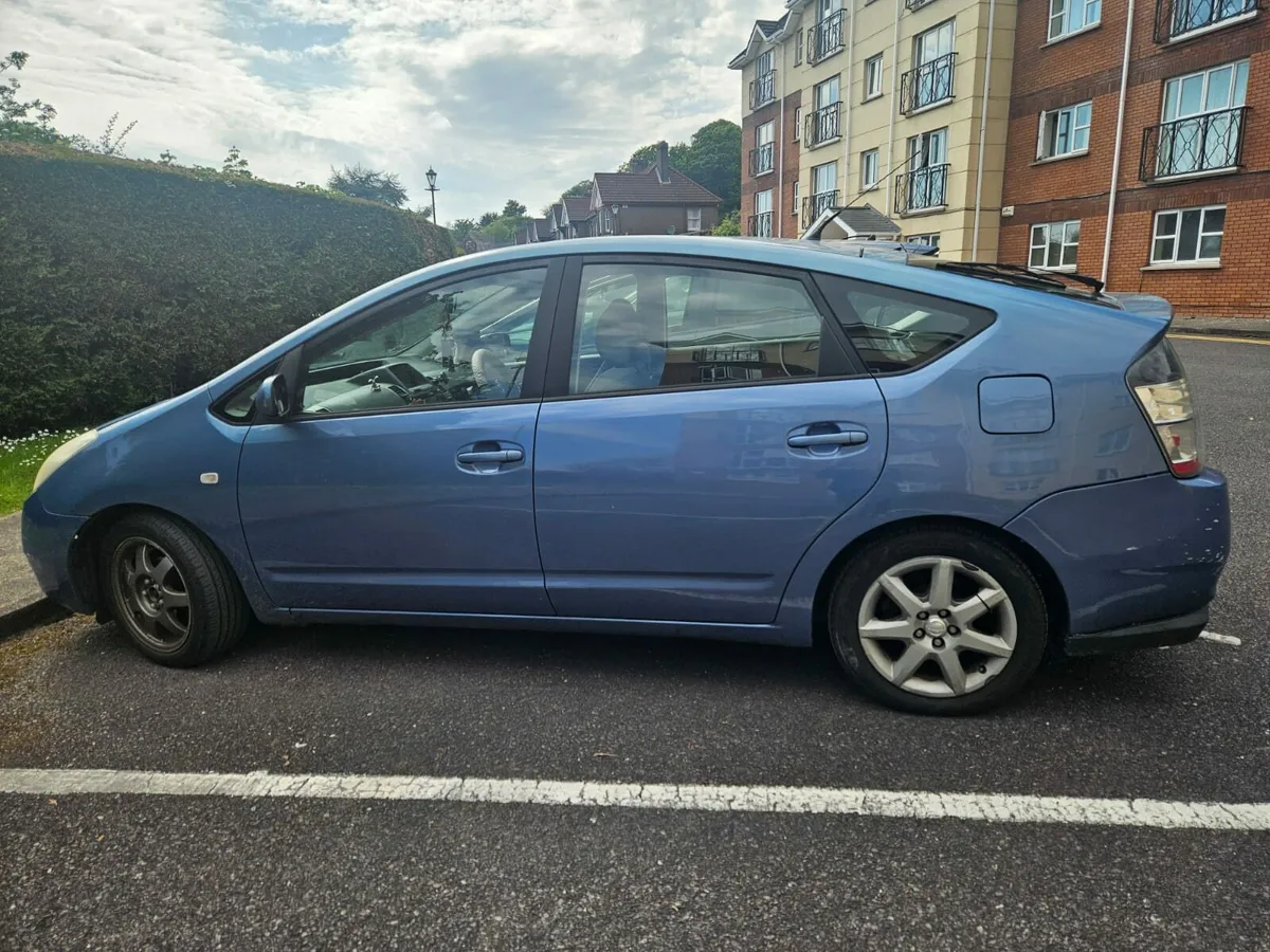 Toyota Prius 2005 - Image 2