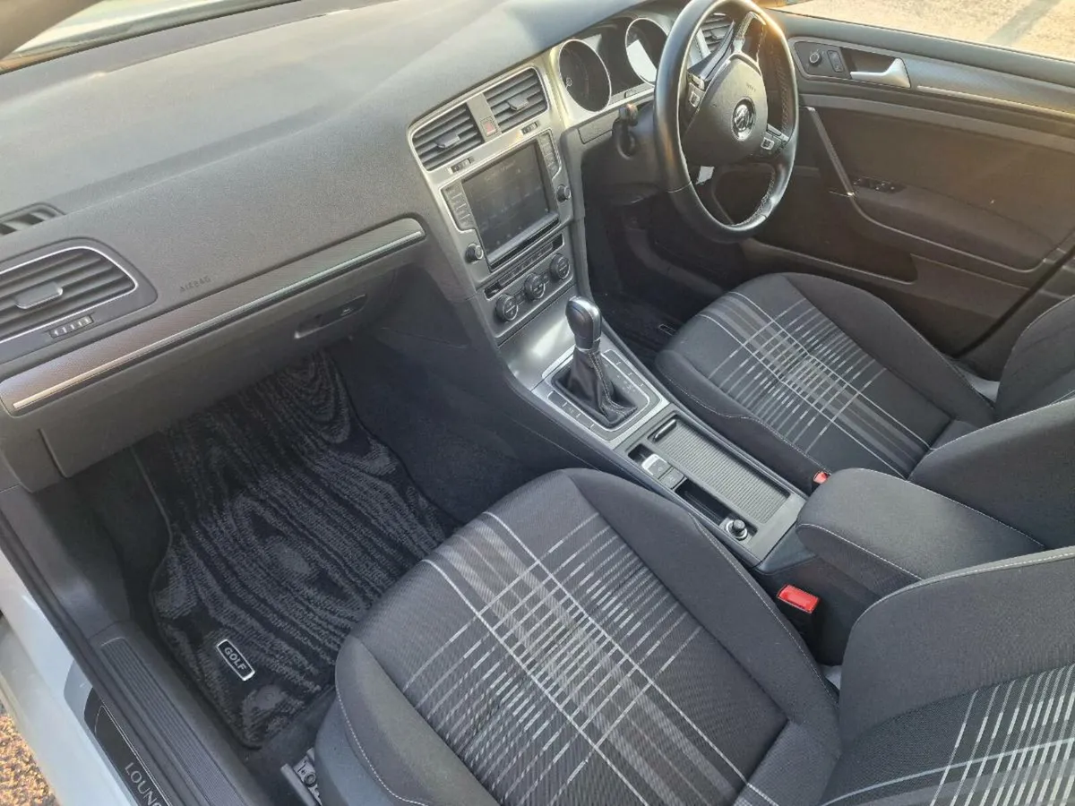 2015 Volkswagen Golf 1.2L estate lounge - Image 2