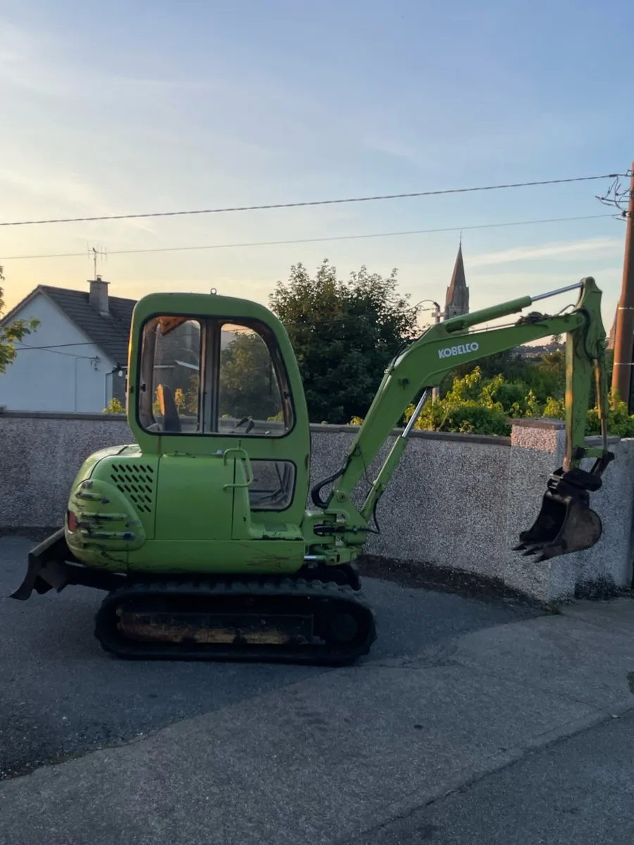 kobelco 3 ton digger - Image 1