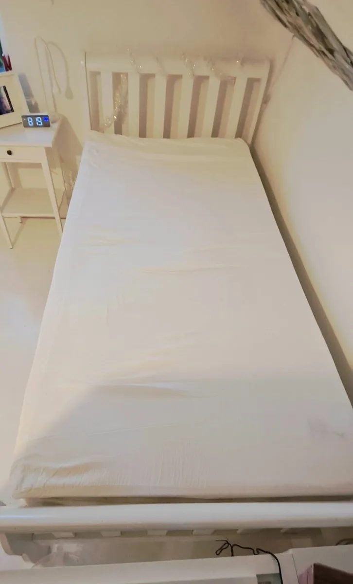 Bed - Image 2