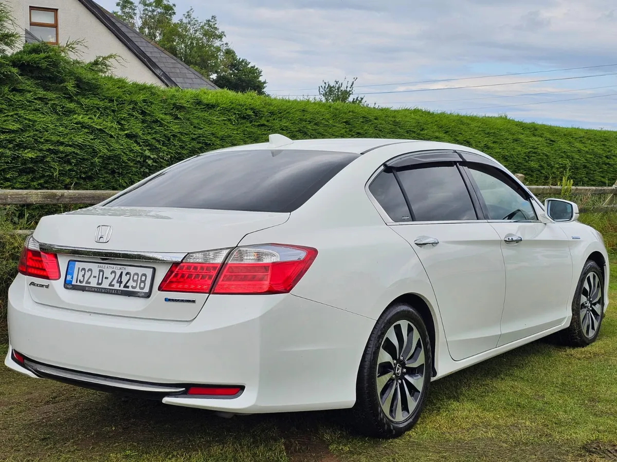 Honda accord hybrid automatic €10900 - Image 1