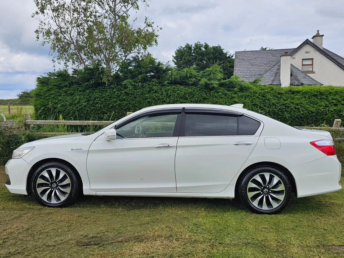 Honda accord hybrid automatic €10900 - Image 1