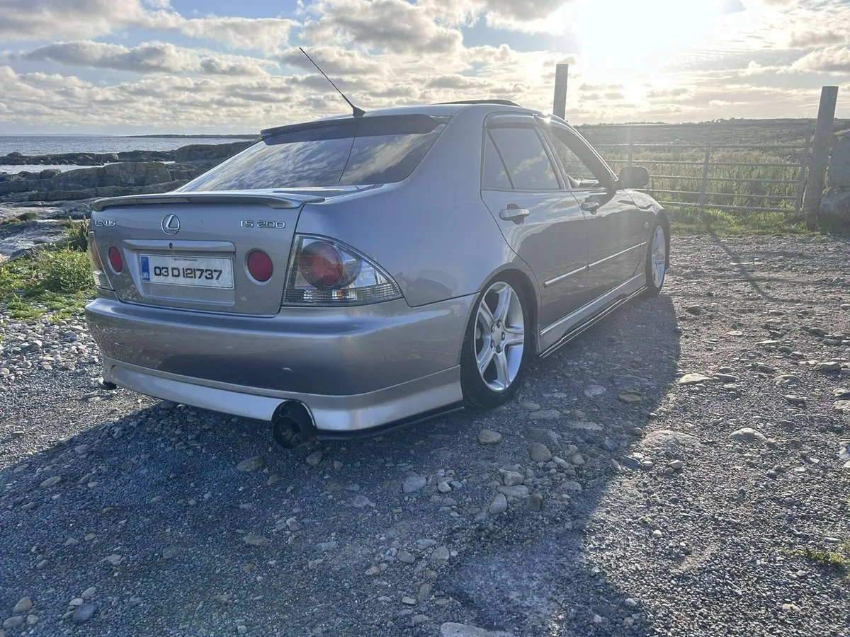 Lexus is200 le - Image 2