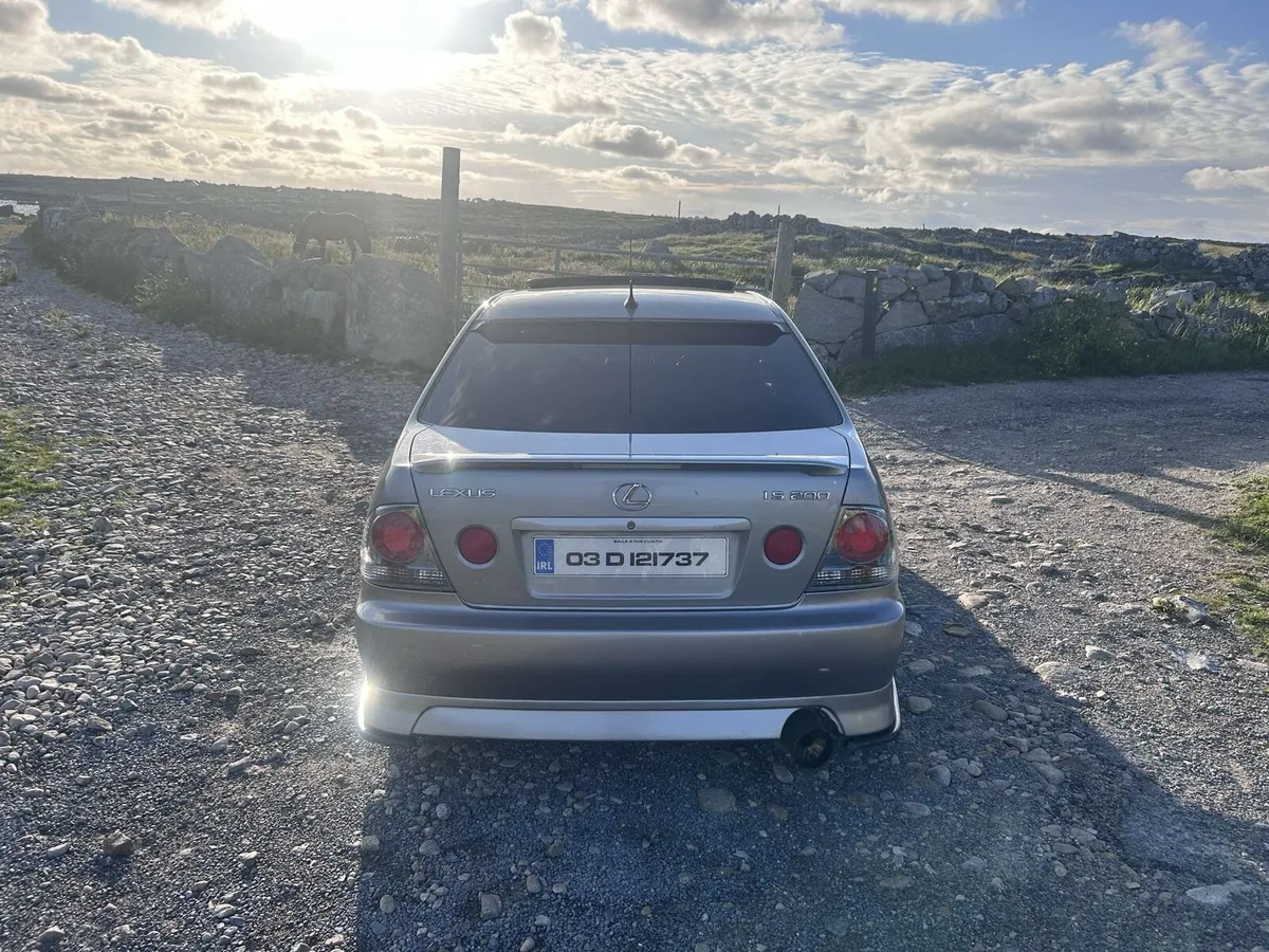 Lexus is200 le - Image 3