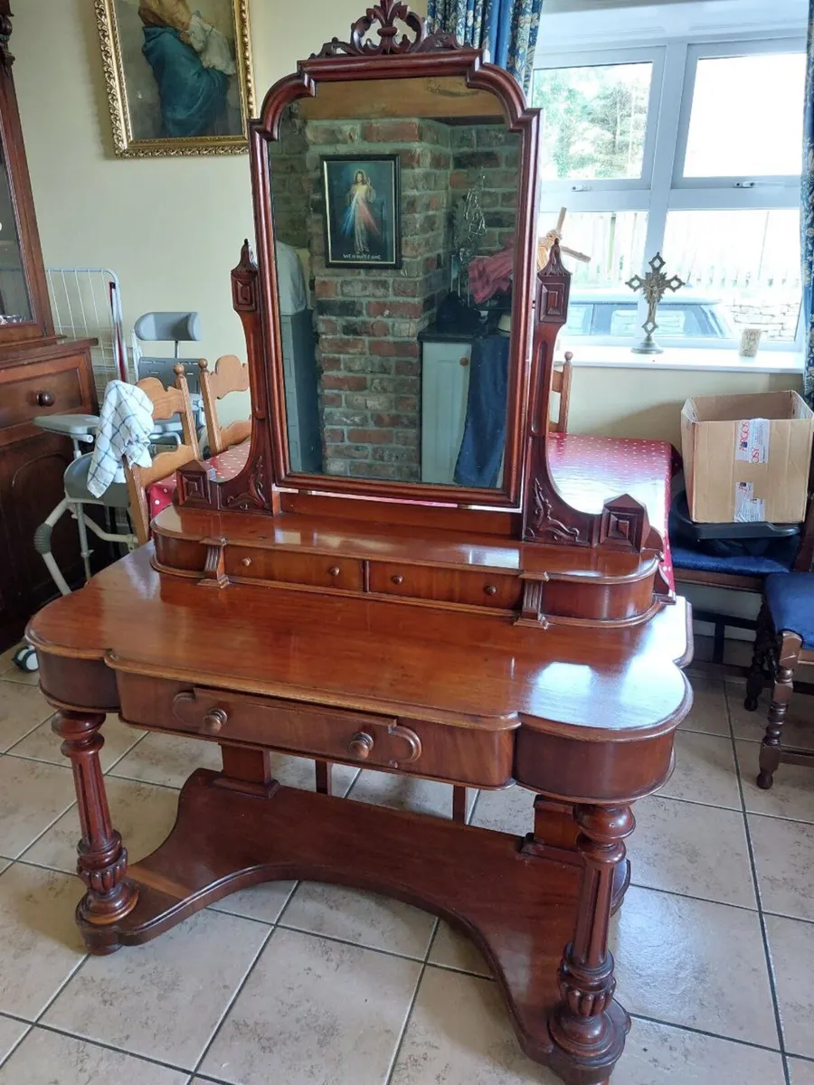 Antique dressing table