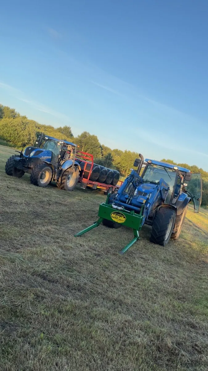 Bale haulage for hire