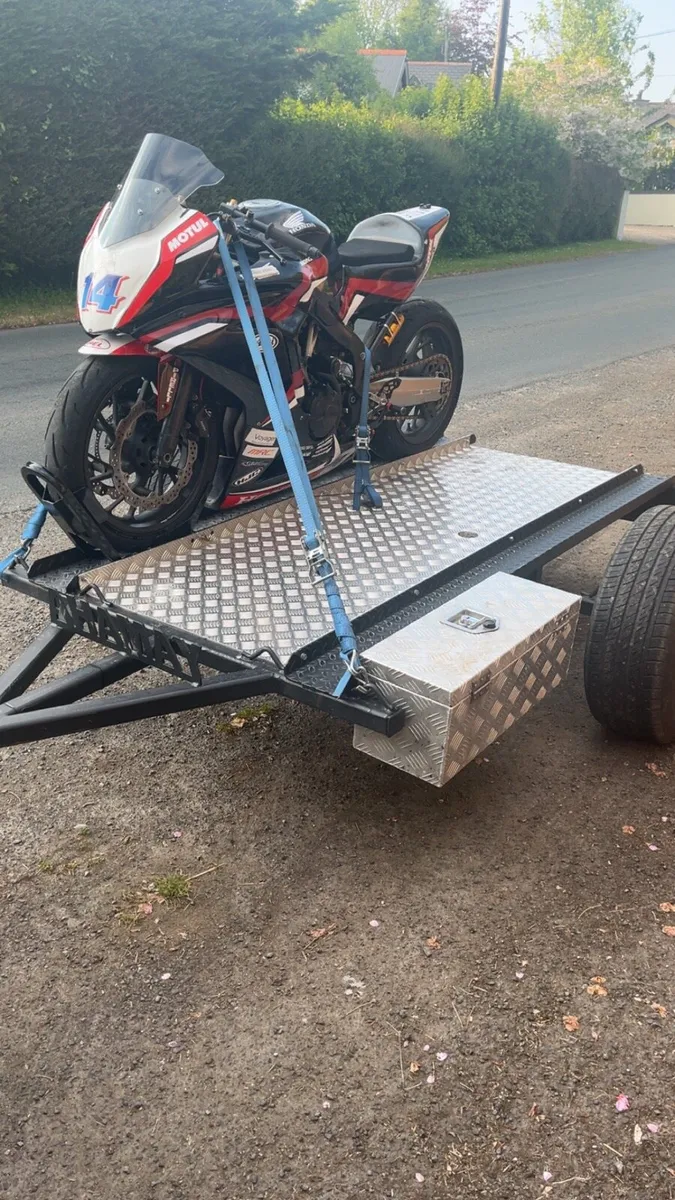 2016 Cbr650 track bike & trailer - Image 1