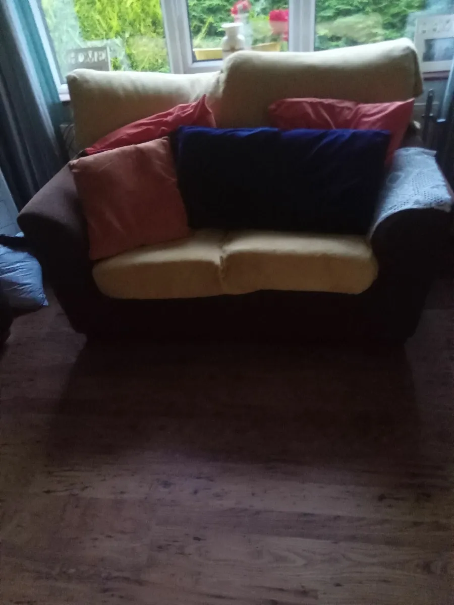 Couch - Image 2