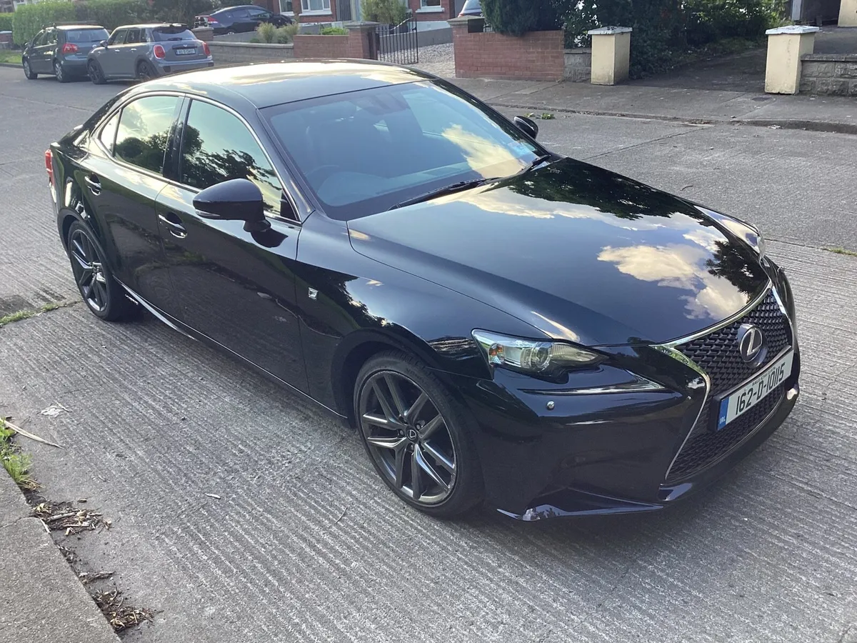 Lexus IS300 F Sport Hybrid 2016 - Image 1