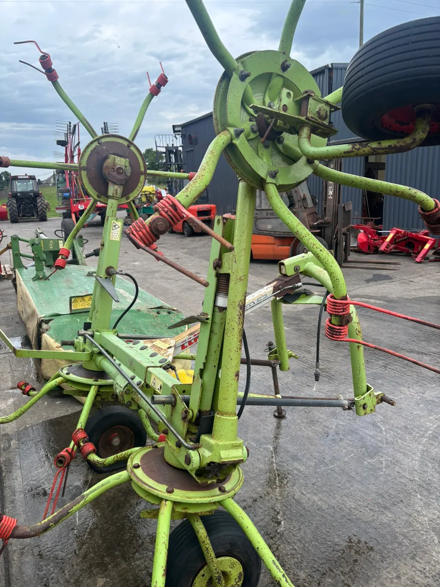 CLAAS VOLTO 52 TEDDER - Image 1