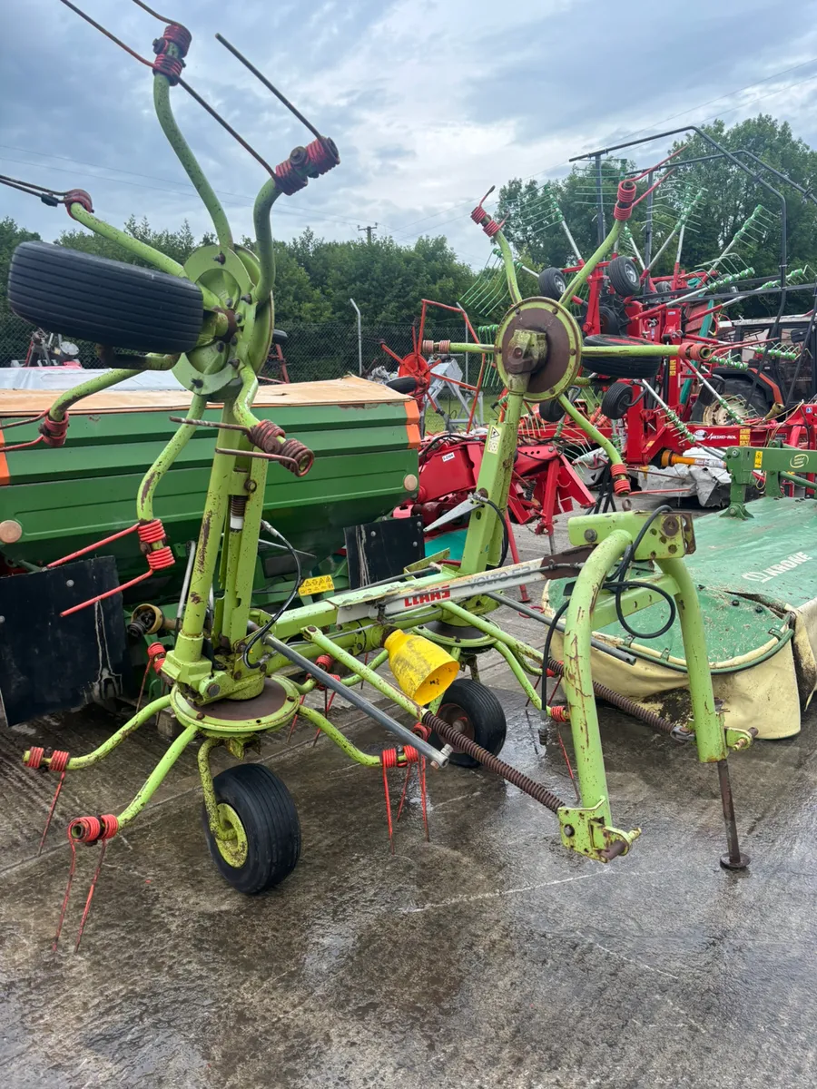 CLAAS VOLTO 52 TEDDER - Image 3