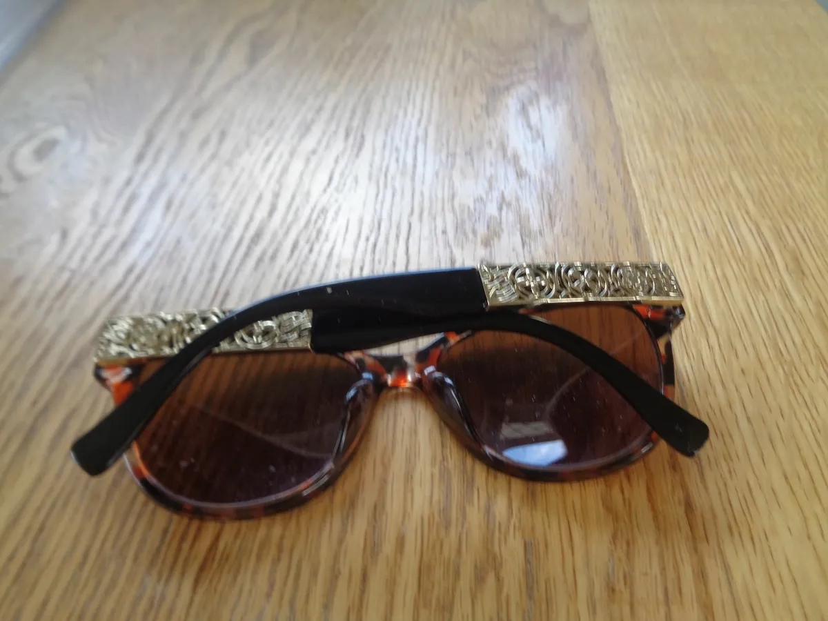 DG Ladies Sunglasses for Sale - Image 3